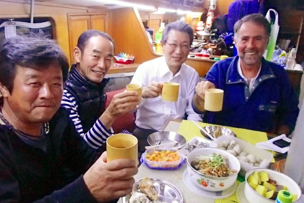A photo of a drinking-eating session on Silk Purse