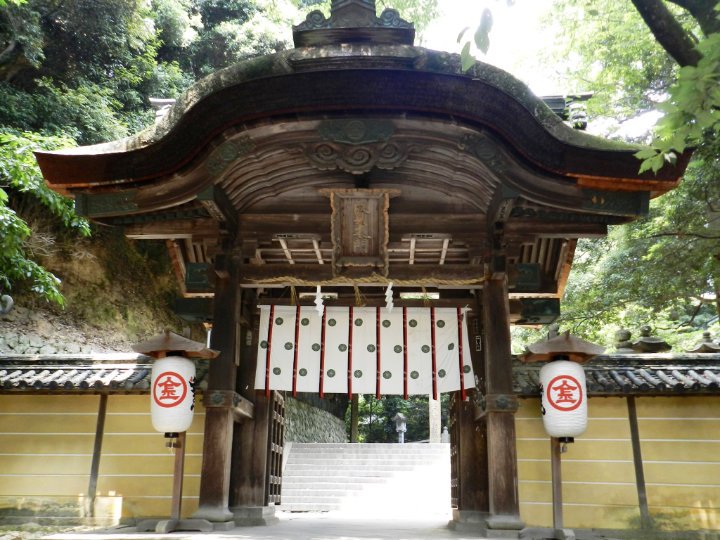 金比羅神社の門の写真