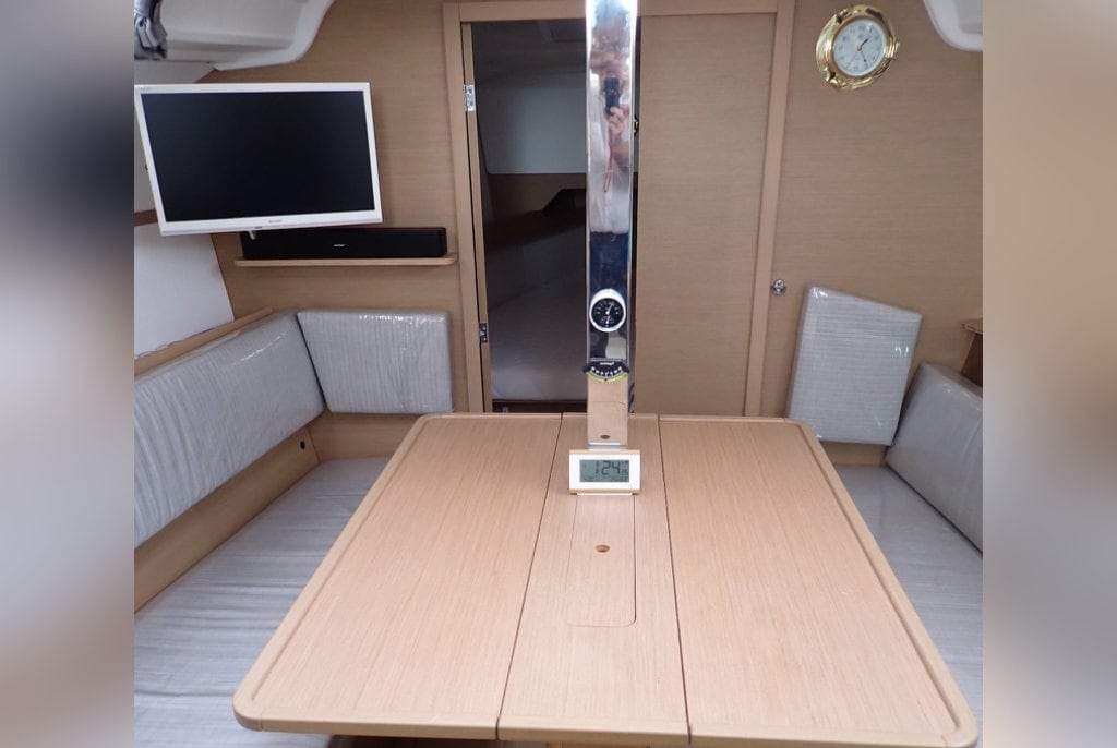 Jeanneau Sun Odyssey 349のインテリア